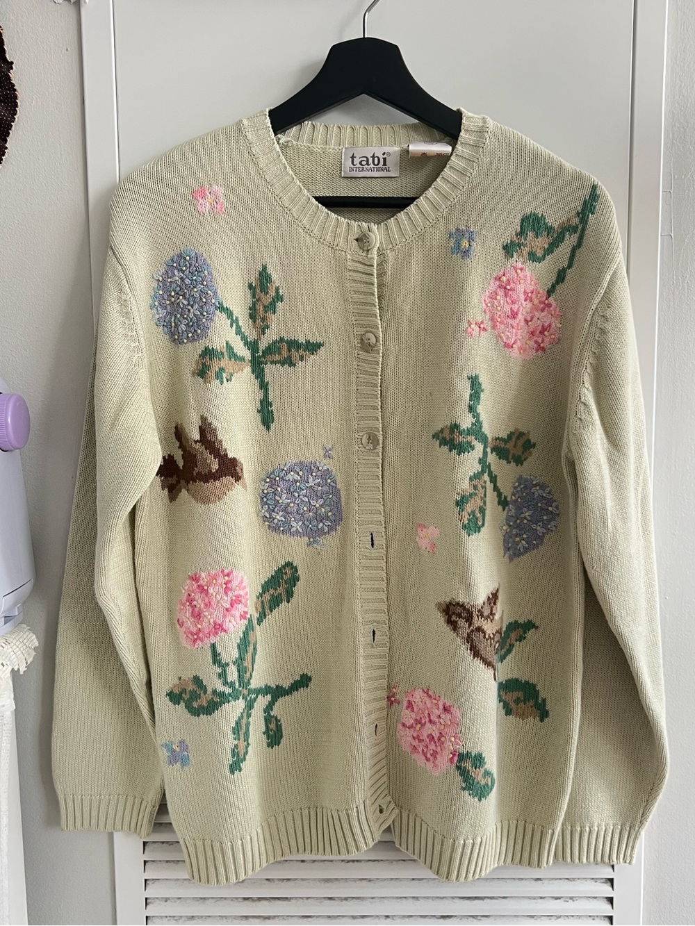 Vintage 90s Tabi  cream cotton floral knit Embroidered hydrangeas cardigan